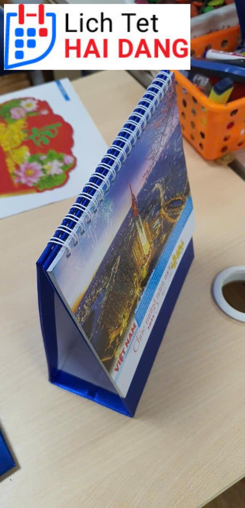 Lịch để bàn chữ A