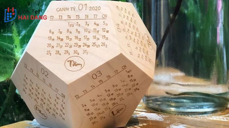 Lịch Gỗ Để Bàn 12 Mặt 4 Lịch gỗ 12 mặt đa sắc màu