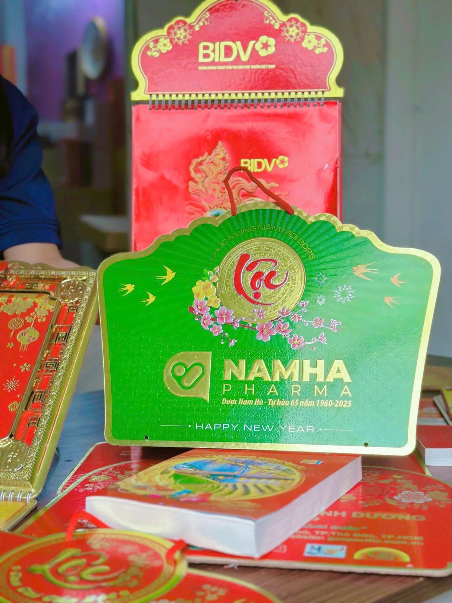 Bìa lịch bloc gắn lò xo độc quyền NAMHA