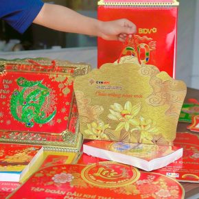 Khánh lịch bloc làm từ gỗ MDF/carton cứng, gia công cao cấp thể hiện sự độc quyền